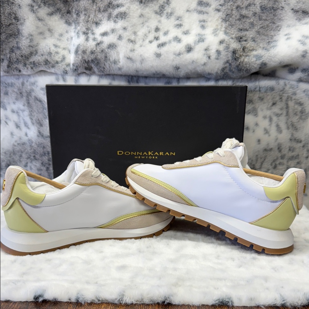 DKNY New women’s 8 Donna Karan New York sneakers